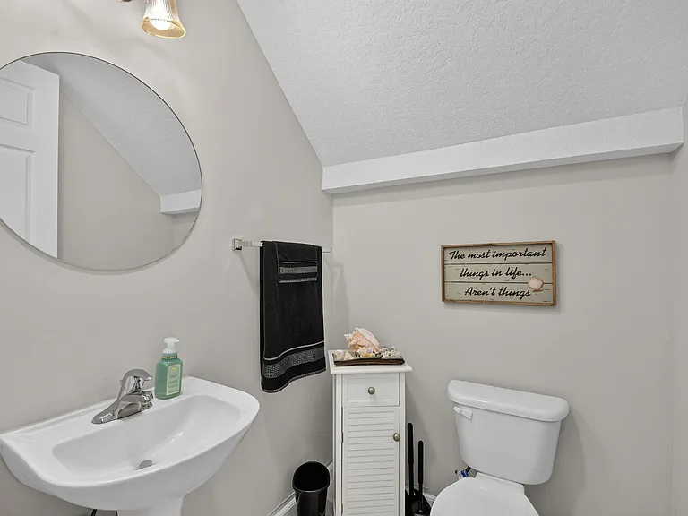 112 Monterey Bay Dr — Photo 15