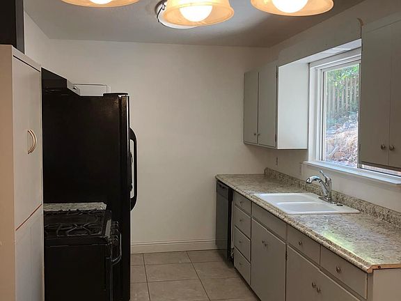 3rd image of 329 Chamberlain Ave