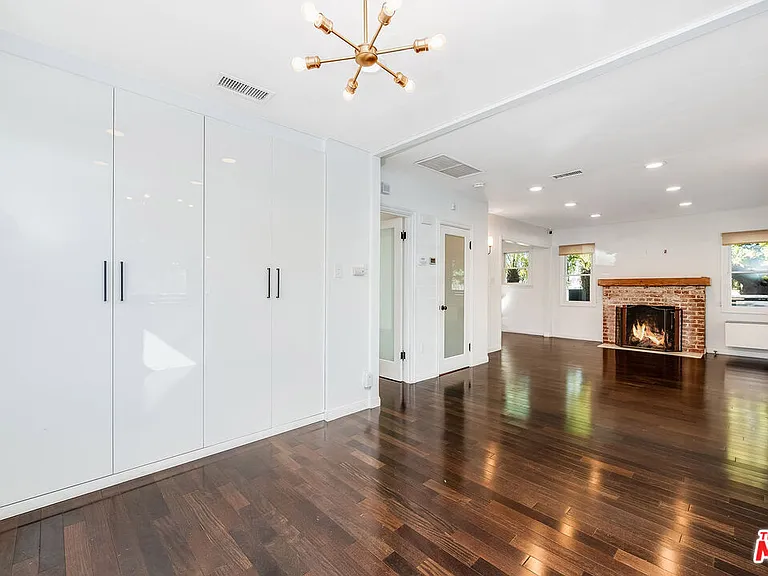 7722 Clinton St — Photo 10