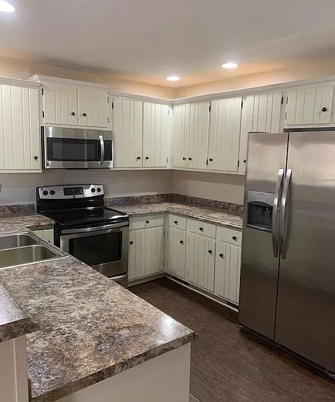 904 N Brookside Ln — Photo 5