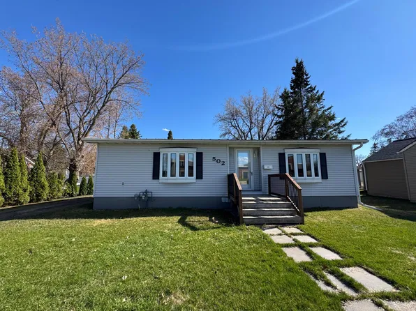 502 3rd St NE, Roseau, MN 56751