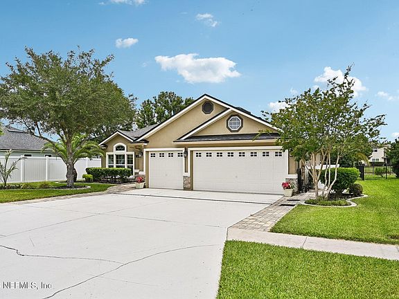 3rd image of 164 TERRACINA Drive