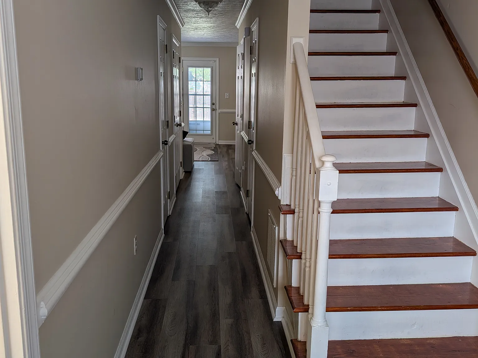 3 bed, 2.5 bath, 1644 sqft, $2,200 — Photo 3