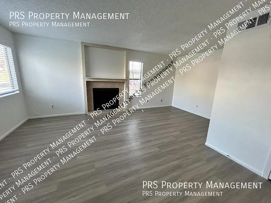 2 Story Townhome In Mesa — Photo 3