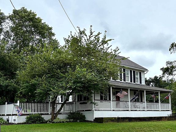 2nd image of 290 Woods Rd