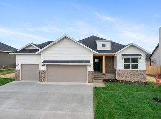 186 E Chloe Ln, Republic, MO 65738