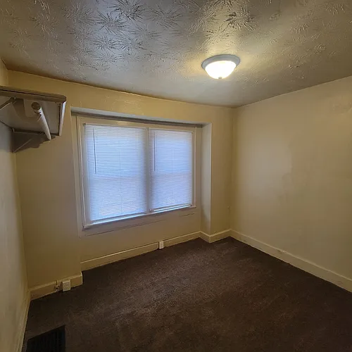 335 S Oakland Ave Photo 1