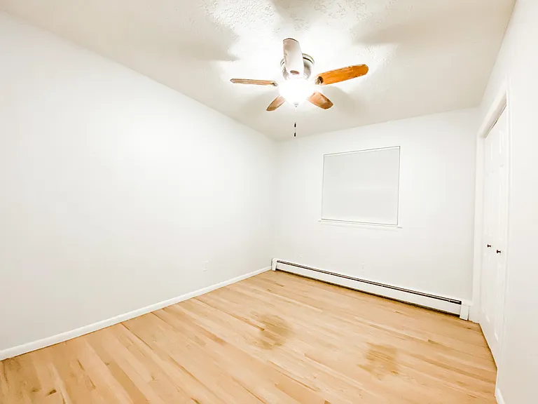 5033 Pineridge Ave — Photo 9