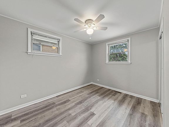 4th image of 225 S Park St