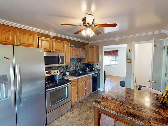4th image of 27 Elmwood Ct