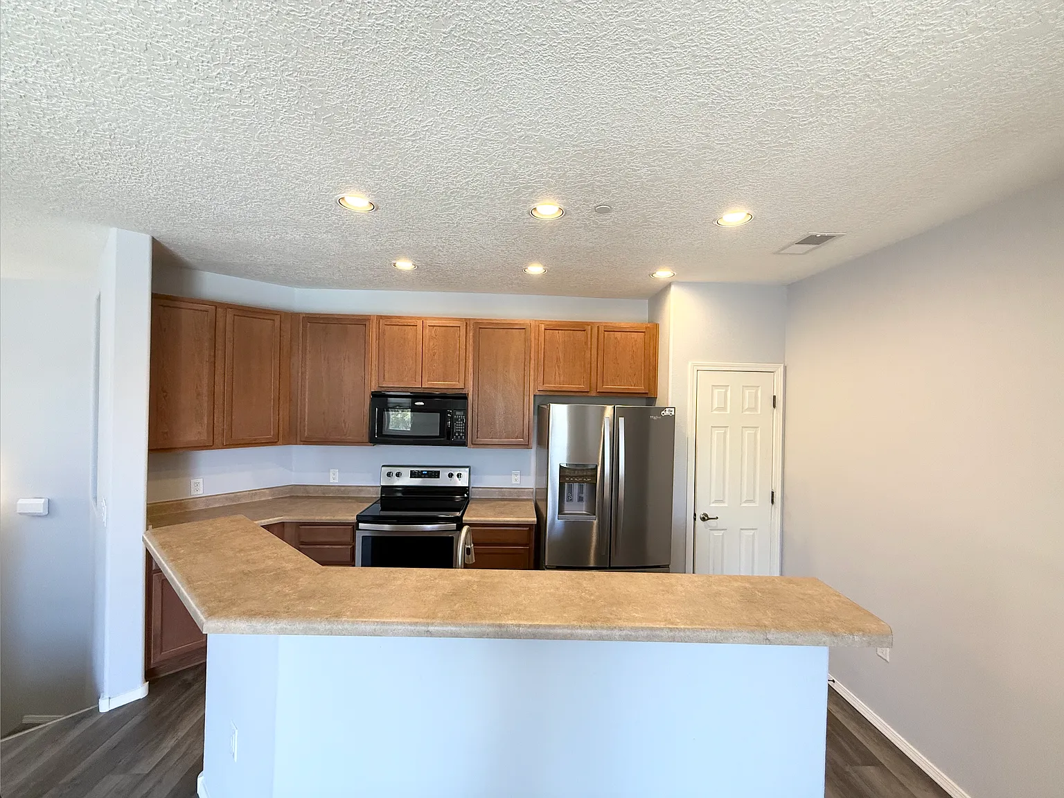 2 bed, 1165 sqft, $1,650 — Photo 4