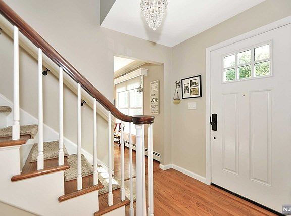 3rd image of 353 Saint Mary St