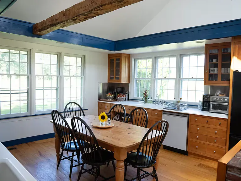 872 Grassy Brook Rd — Photo 2