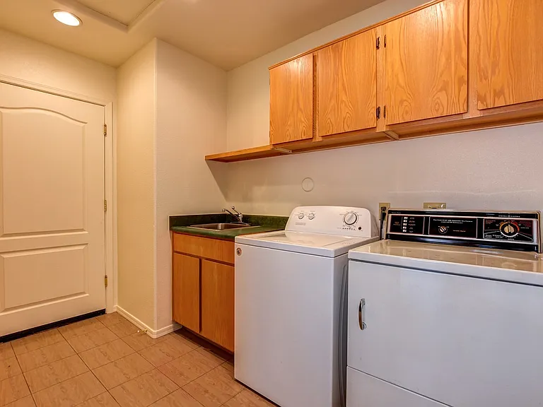 1911 Atlantic Ave — Photo 23