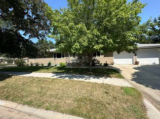 320 N Marshall St, Mitchell, SD 57301