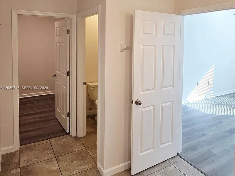 808 Old Country Rd SE — Photo 10