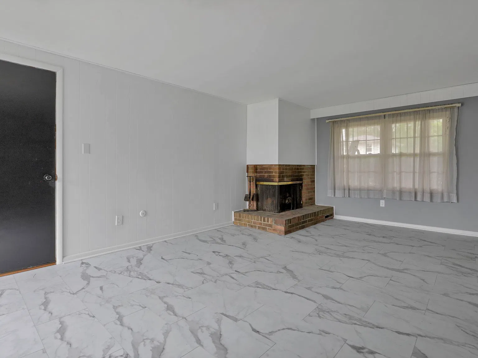 6455 Portsmouth Dr — Photo 3