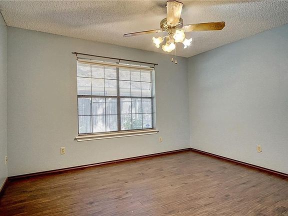5th image of 5705 Royal Club Dr