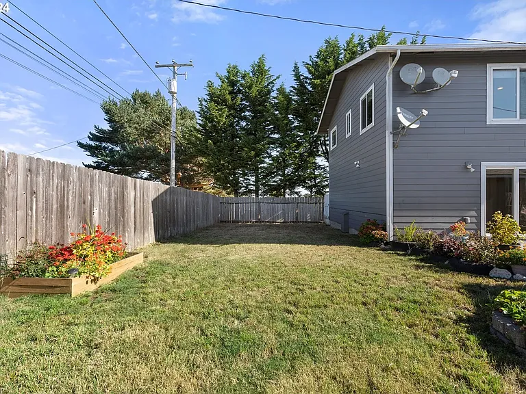 1694 Lincoln St — Photo 25