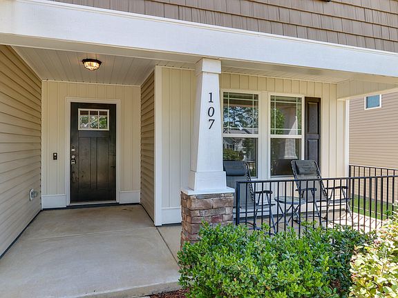 3rd image of 107 Mountain View Dr