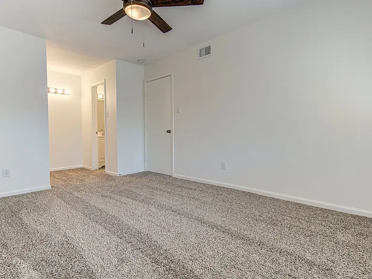 5706 Gloucester Ln — Photo 13