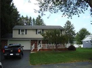 6097 Prospect St, Newfane, NY 14108