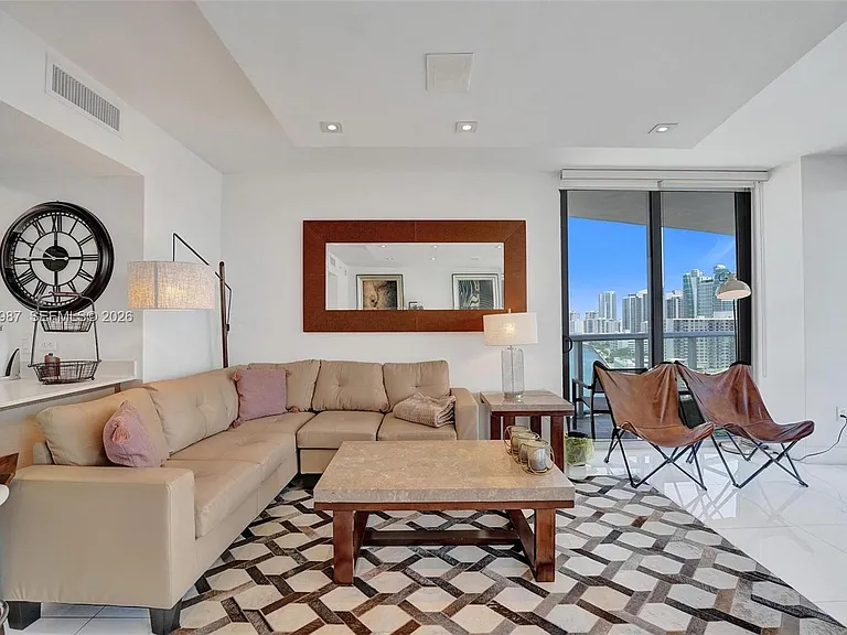 2600 E Hallandale Beach Blvd #T1902 — Photo 13