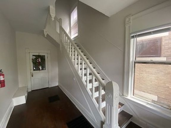 4th image of 1354 Forsythe Ave #3