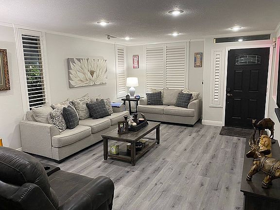 5th image of 63 Mallorn Dr