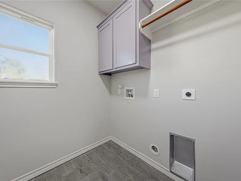 714 Mereet Dr — Photo 12