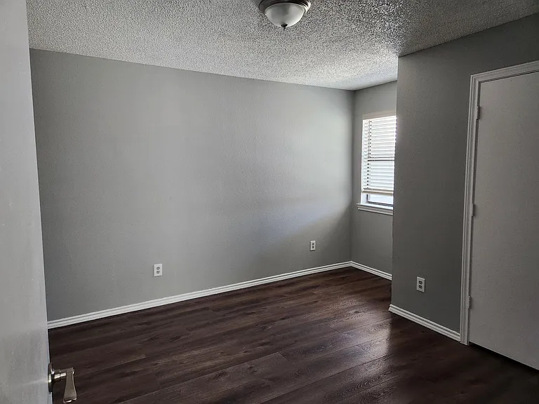 2816 Rutgers Cir — Photo 7
