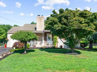 4004 Hulmeville Rd, Bensalem, PA 19020