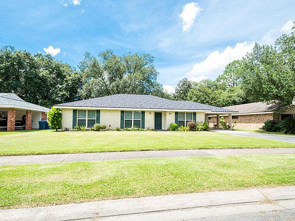 2nd image of 322 Elmwood Dr
