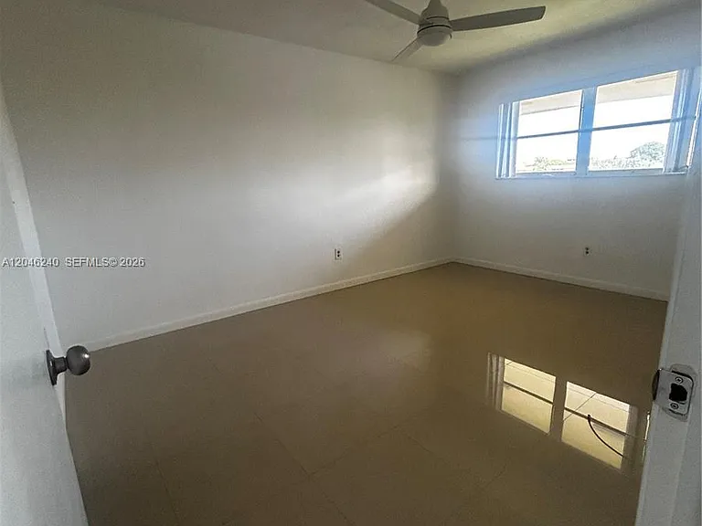 2880 NE 203rd St #B25 — Photo 14