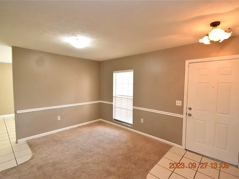 604 Southwood Cv — Photo 12