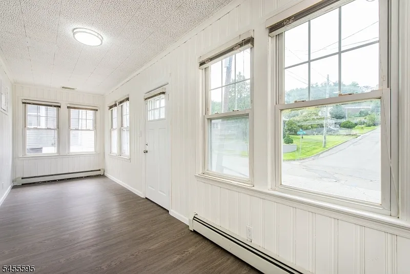 4 bed, 2.0 bath, $4,300 — Photo 3
