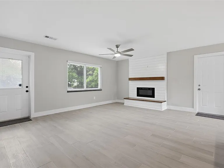 550 E Minnesota Ave — Photo 27