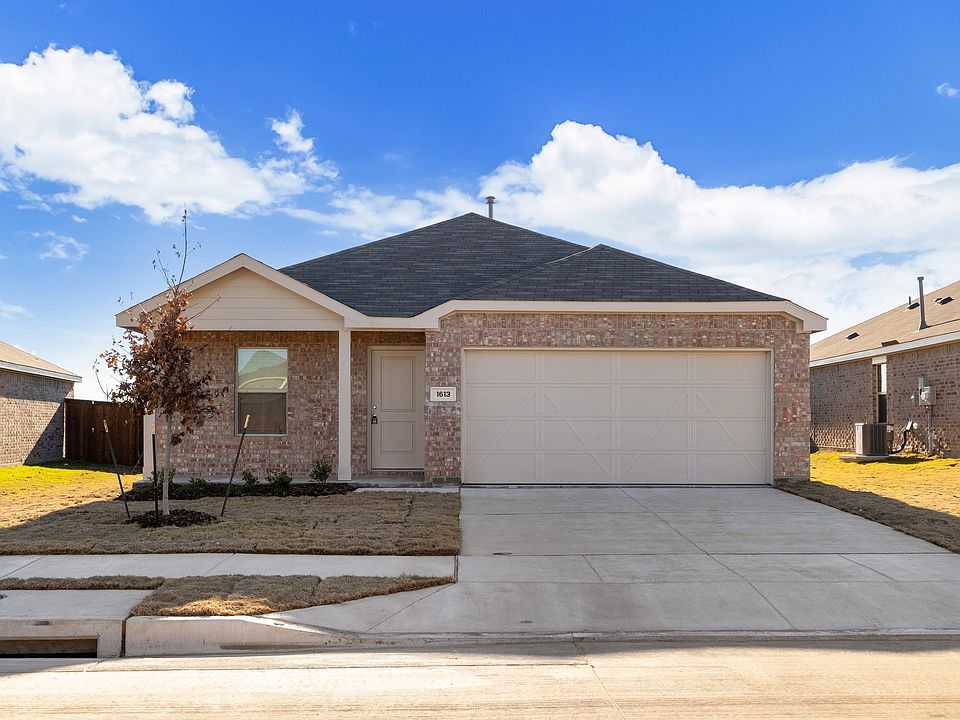 1st image of 2809 Ozark Cir