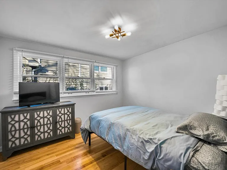 1317 Ferndale Ave — Photo 7