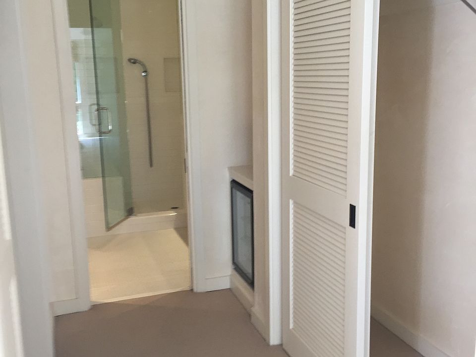 1st image of 2051 Cliff Dr Unit 6