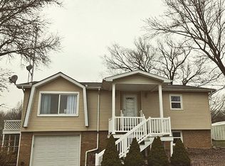 16824 E Payton Rd, Opdyke, IL 62872