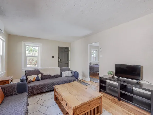 2124 Eton Ave SE, Albuquerque, NM 87106