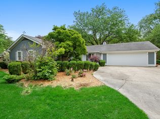 7S179 Thornapple Dr, Naperville, IL 60540