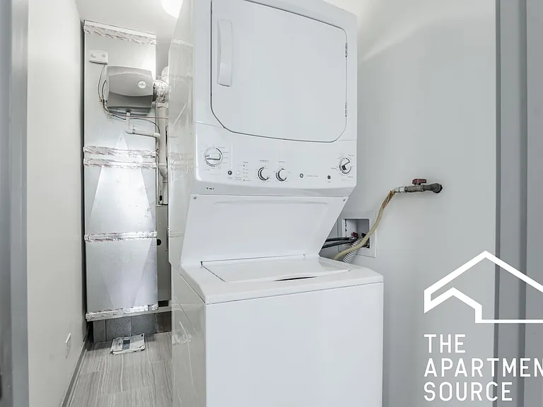 2806 N Mozart St #1R — Photo 11