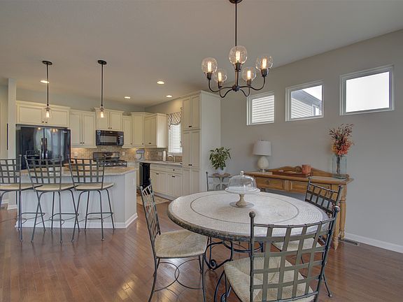 2nd image of 843 Hancock Ct