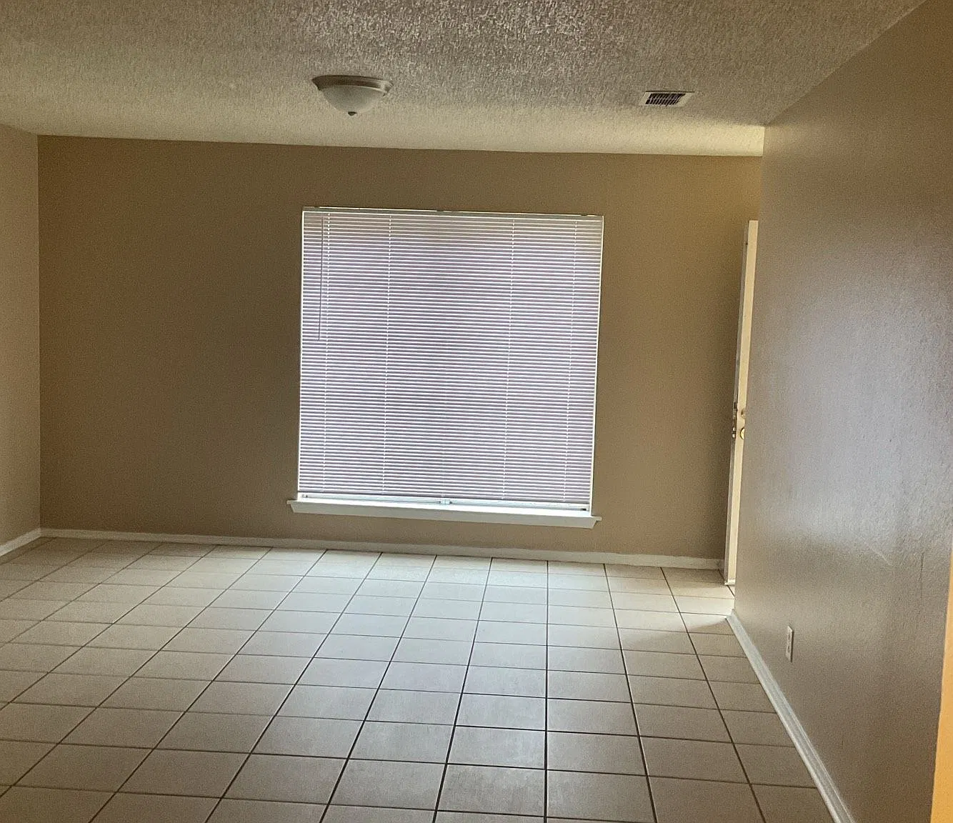 2 bed, 967 sqft, $895 — Photo 4