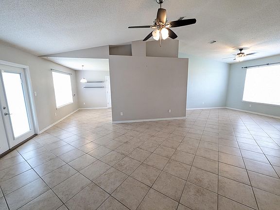 4th image of 9516 Brentwood Blvd