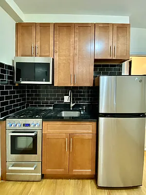 Rented by Waverly Realty Associates | media 10