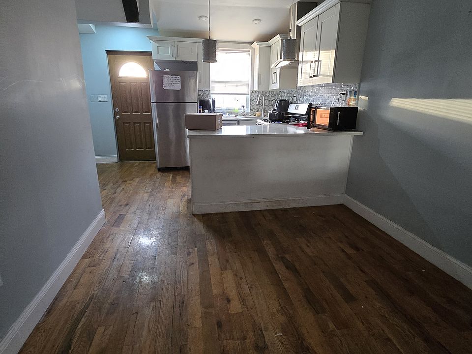 2nd image of 11533 227th St #2