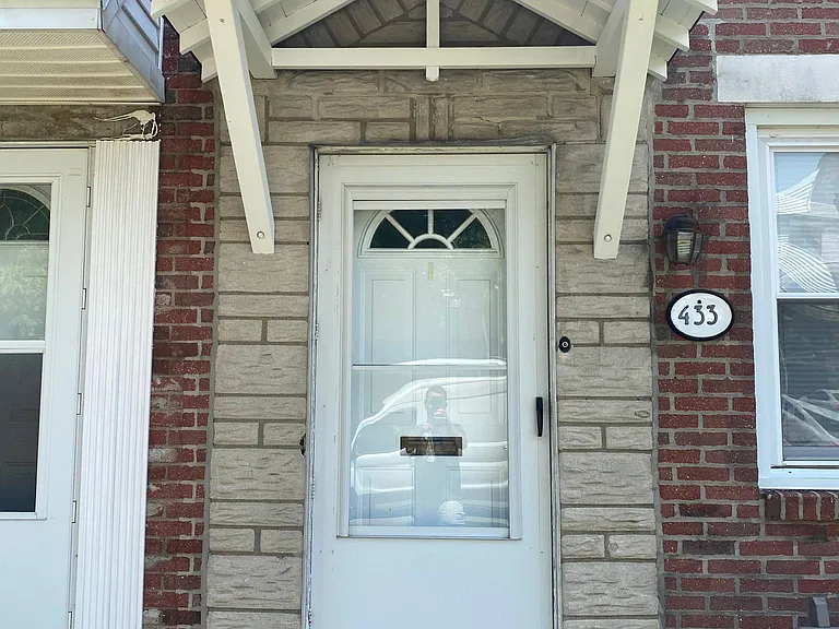 433 Hermit St — Photo 1